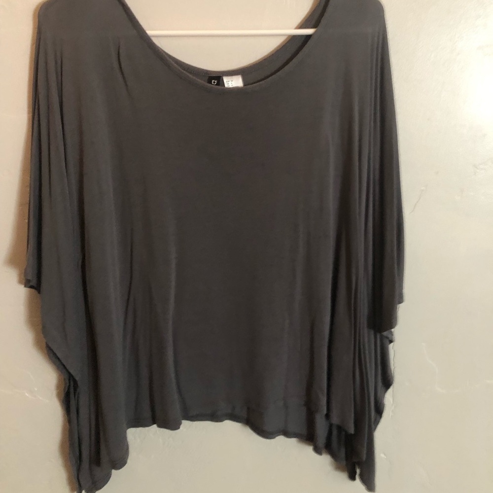🛍H&M poncho style top size 6🛍